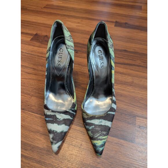 Guess Pointed Toe Stiletto Heels Green Abstract Print- Size 9 M - Picture 2 of 5